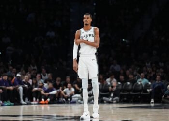 Wembanyama MVP 2027: il 77% dei GM ci crede, mai così tanti