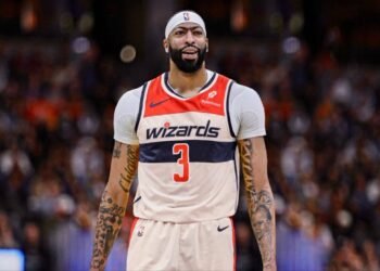 Anthony Davis torna alla grande: debutto super con Washington