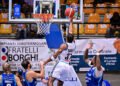 Napoli controlla al PalaDesio, Cantù sbanda fino al 80-99 – Le pagelle
