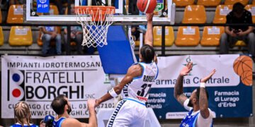 Napoli controlla al PalaDesio, Cantù sbanda fino al 80-99 – Le pagelle