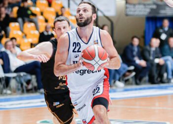 Urania Milano lascia il fondo alla Juvi Cremona, ma perde Scott-Grayson per infortunio