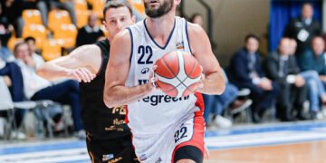 Urania Milano lascia il fondo alla Juvi Cremona, ma perde Scott-Grayson per infortunio